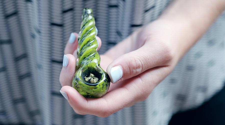 how to smoke a bowl of weed