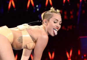 Miley Cyrus at VMAs 2015